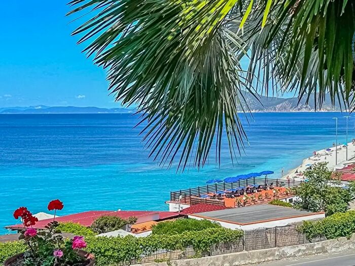Casa con 8 locali in vendita in Viale Alcide De Gasperi, Portoferraio