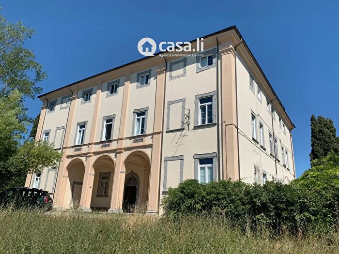 Appartamento con 6 locali in vendita in Fauglia