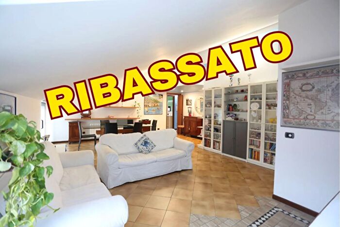 Appartamento trilocale in vendita in Via SantAngelo Villanova del Sillaro, Villanova Del Sillaro