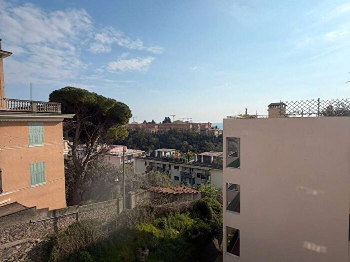 Appartamento quadrilocale in affitto in Via Carlo Swinburne, Quarto, Genova