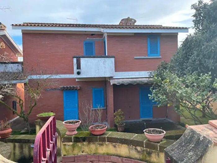 Casa quadrilocale in vendita in Via Garigliano, Ardea