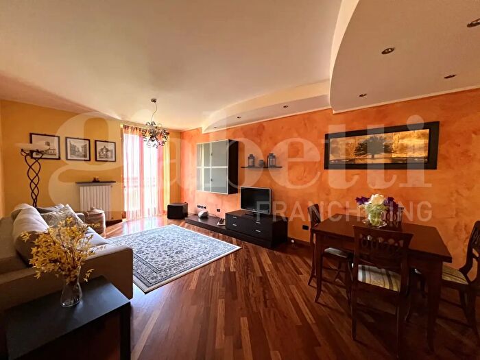 Appartamento quadrilocale in affitto in Via Rosa, Bergamo