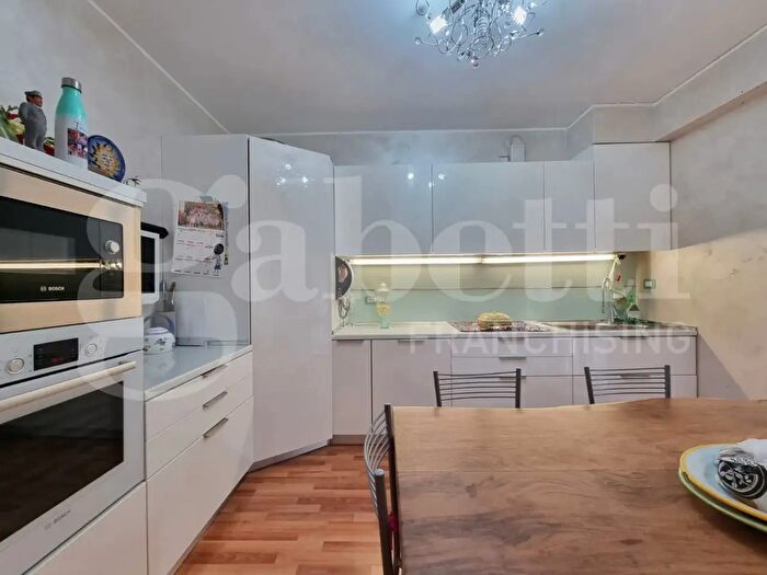 Appartamento quadrilocale in vendita in Via Monsignor Pozzi, Valmadrera