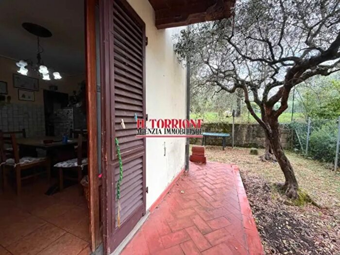 Casa con 5 locali in vendita in Viale Giuseppe Garibaldi, Pescia