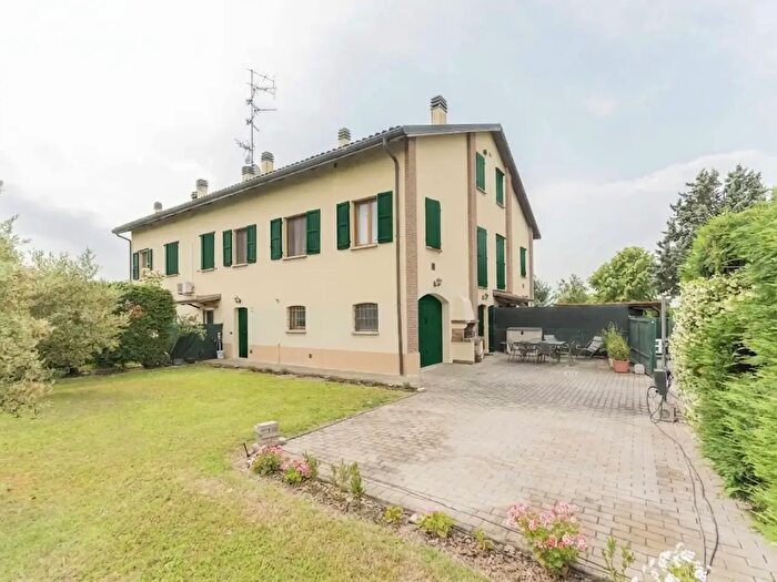 Casa quadrilocale in vendita in Via Calanchi, Sala Bolognese