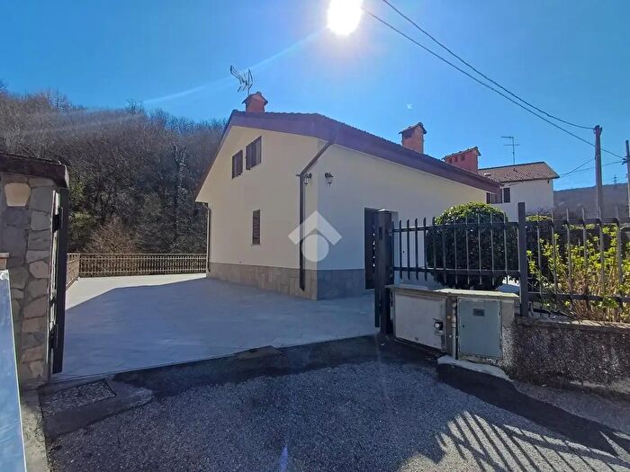 Casa trilocale in affitto in Via Monte Grappa, Ronco Scrivia
