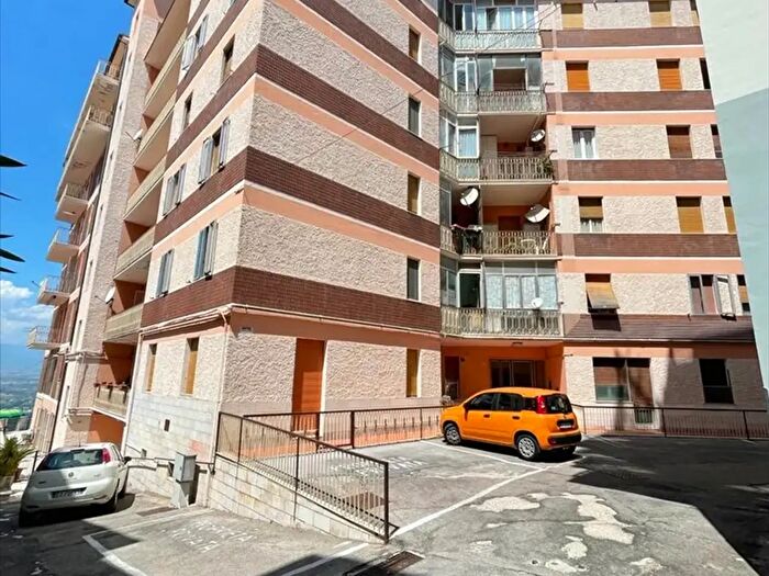 Appartamento con 5 locali in vendita in Via Madonna degli Angeli, Chieti