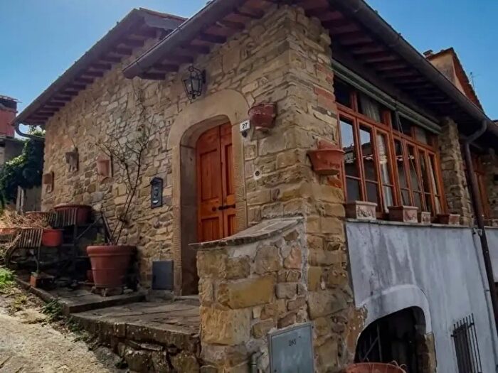 Casa con 5 locali in vendita in Castelfranco Piandiscò