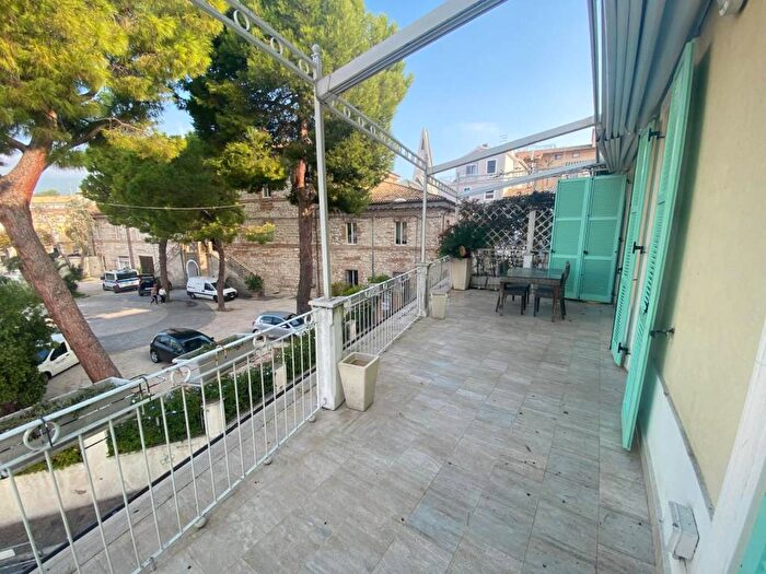 Appartamento bilocale in affitto in Via Giovanni Pascoli, Numana Paese, Numana