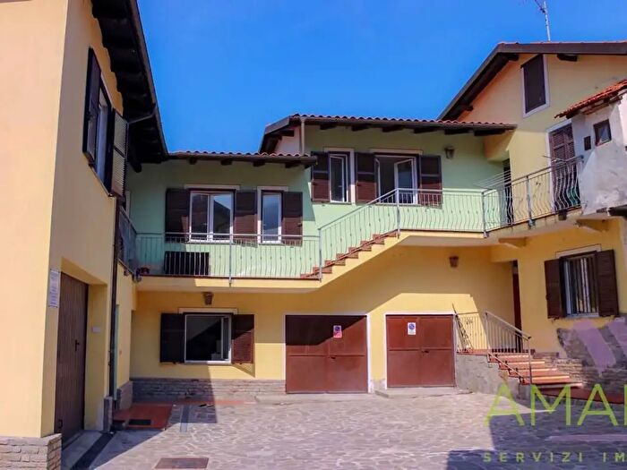 Appartamento con 12 locali in vendita in Via Chiappa, Cairo Montenotte