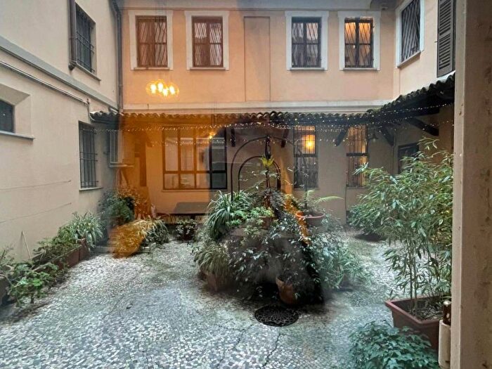 Appartamento trilocale in affitto in Corso Magenta, Cadorna Castello, Milano