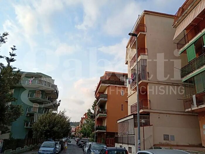 Appartamento quadrilocale in vendita in Via Pietro Mancini, Scalea