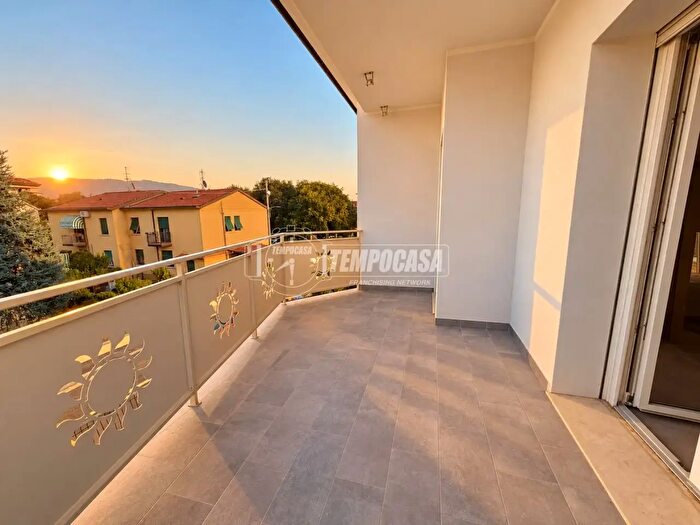 Appartamento trilocale in vendita in Via Ugolino Ugolini, Brescia