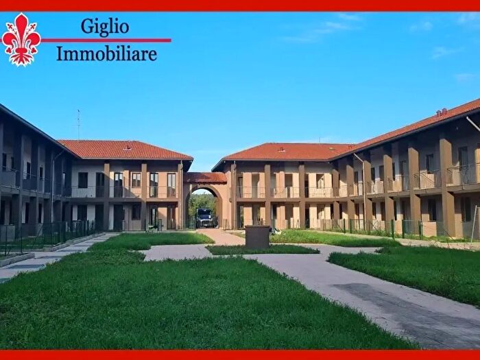 Appartamento trilocale in vendita in Via Carlo Rossini, Tradate