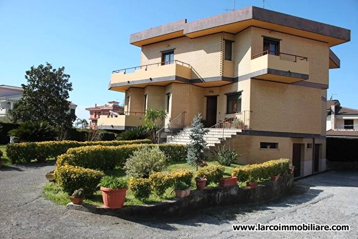 Casa con 13 locali in vendita in Via del Mare Santa Maria del Cedro Cosenza, Santa Maria Del Cedro
