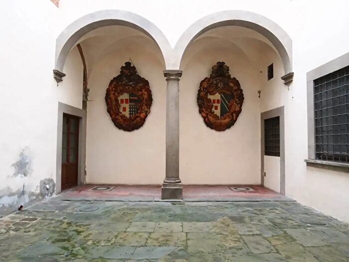 Appartamento trilocale in vendita in Via della Vigna Vecchia, Firenze