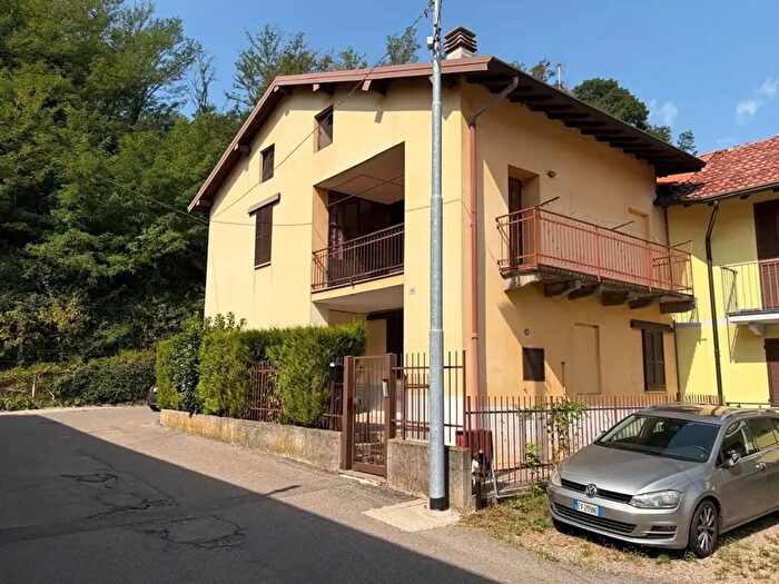 Casa quadrilocale in vendita in Varese