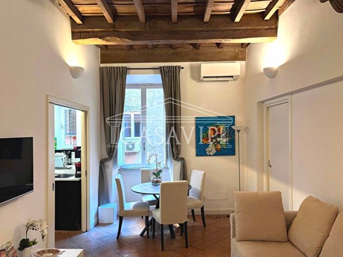 Appartamento bilocale in affitto in Via dei Soldati, Piazza Navona, Roma