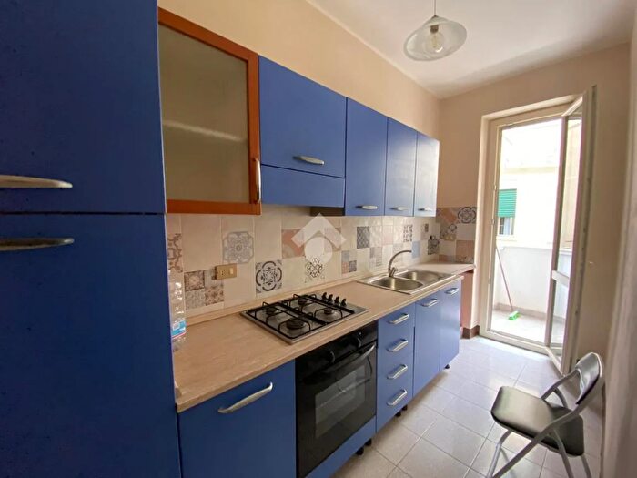 Appartamento trilocale in affitto in Via Antonio Marinuzzi, Palermo