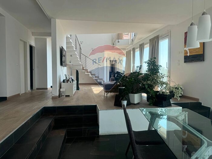 Casa con 12 locali in vendita in Mozzagrogna