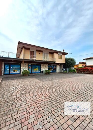 Casa con 6 locali in vendita in Via Madonna, Villafranca Padovana