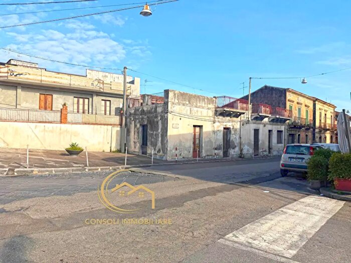 Casa con 6 locali in vendita in Via Principe di Piemonte, Giarre