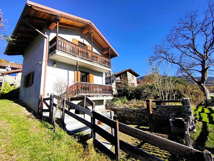 Casa bilocale in vendita in Frazione Chessilier, Verrayes