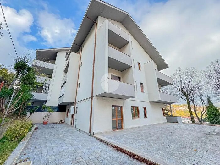 Appartamento quadrilocale in vendita in Viale Camillo Benso Cavour, Teramo