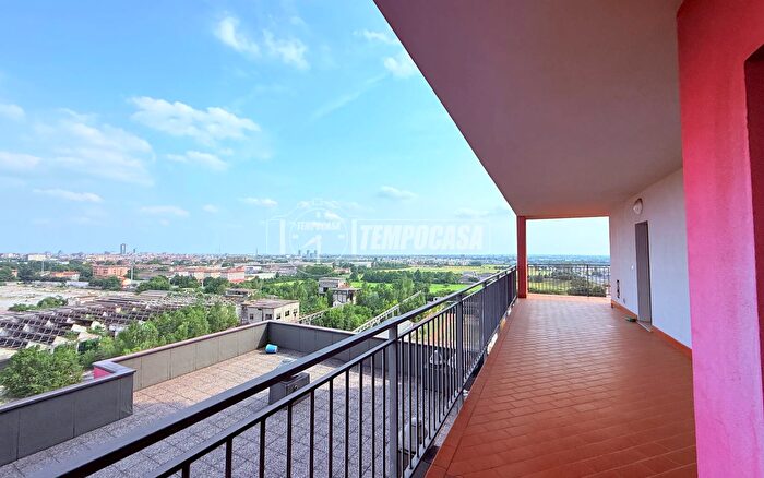 Appartamento trilocale in vendita in Via Milano, Brescia