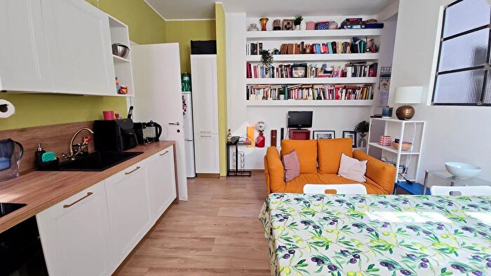 Appartamento bilocale in vendita in Via Privata Santi Nabore E Felice, Milano