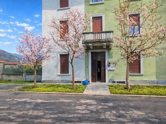 Appartamento bilocale in affitto in Via Roma, Visino, Valbrona