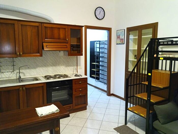 Appartamento monolocale in affitto in Laveno, LavenoMombello