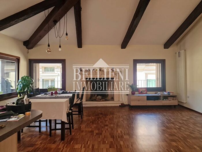 Appartamento quadrilocale in vendita in Va Bianca, Vicenza