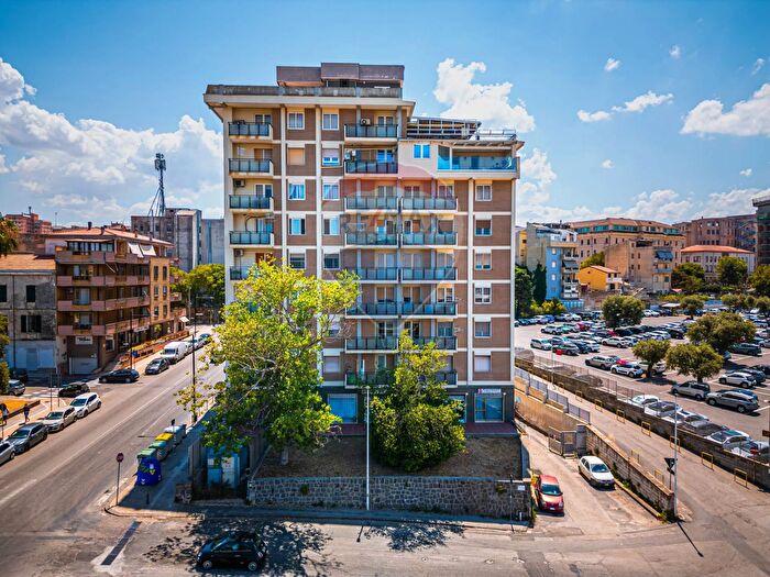 Appartamento con 6 locali in vendita in Corso Giovanni Maria Angioy, Sassari