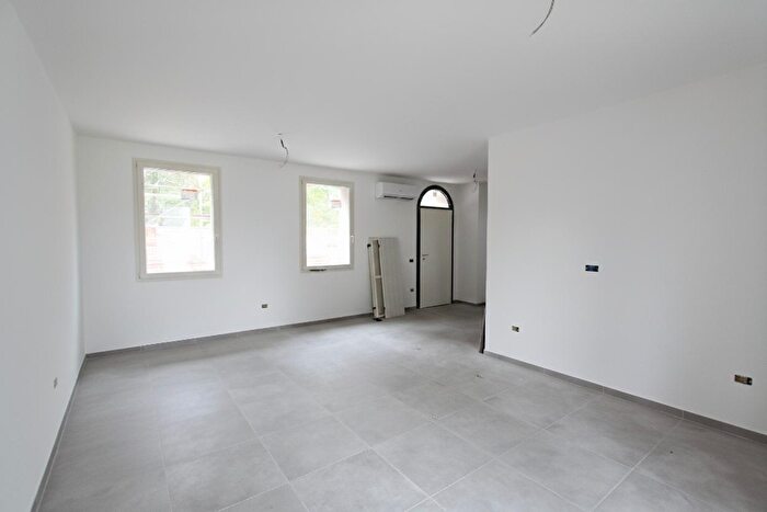 Casa trilocale in vendita in Lugo