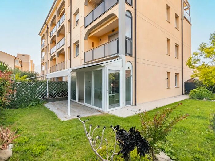 Appartamento bilocale in vendita in Rione Tiziano Albeng, Albenga