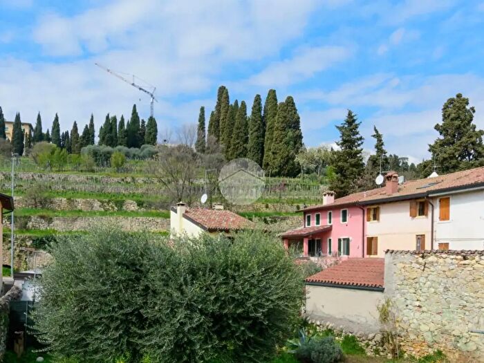 Casa quadrilocale in vendita in Via Cengia, San Pietro In Cariano