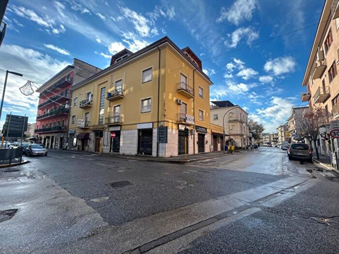 Appartamento trilocale in affitto in Via Enrico De Nicola, Centro, Cassino