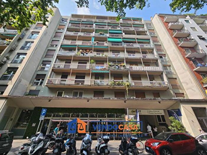 Appartamento bilocale in vendita in Via Cenisio, Milano