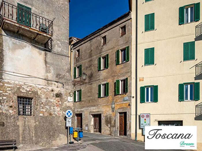 Appartamento con 7 locali in vendita in Monterotondo Marittimo