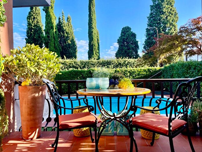 Appartamento trilocale in vendita in Via Aldo Moro, Sirmione