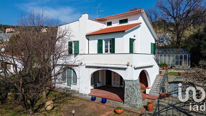 Casa con 8 locali in vendita in Via Postetta, Celle Ligure