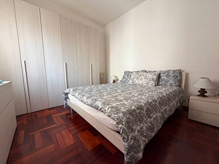 Appartamento trilocale in affitto in Via Venosa, Martini Insubria, Milano