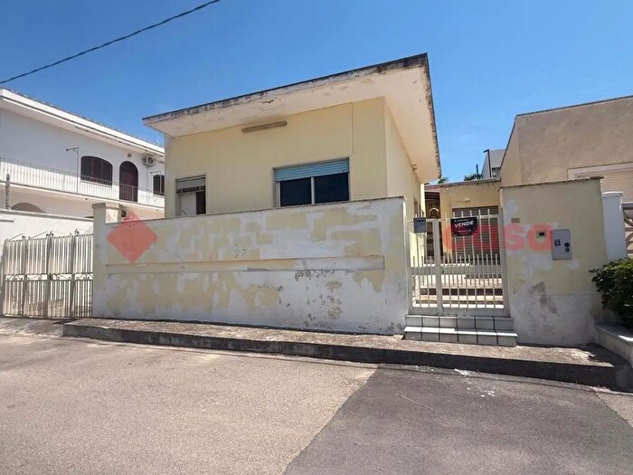 Casa trilocale in vendita in Via delle Giunchiglie, Manduria