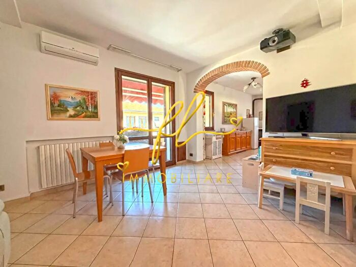 Appartamento con 6 locali in vendita in Cecina