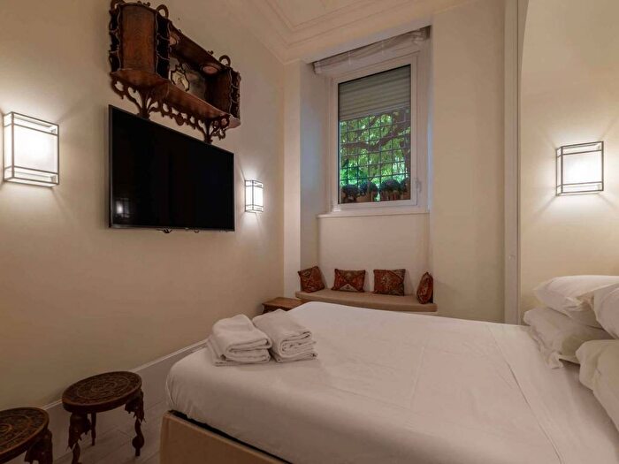 Appartamento bilocale in affitto in Via di Porta Pinciana, Vittorio Veneto, Roma