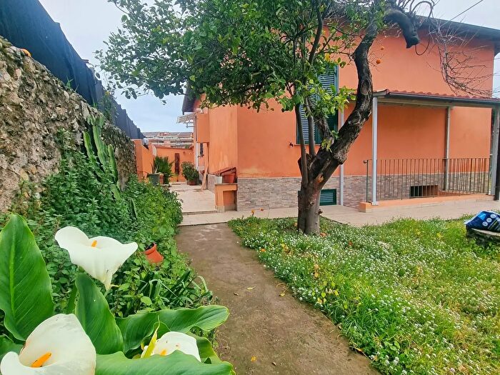 Casa con 5 locali in vendita in Via alla Spiaggia, Ventimiglia