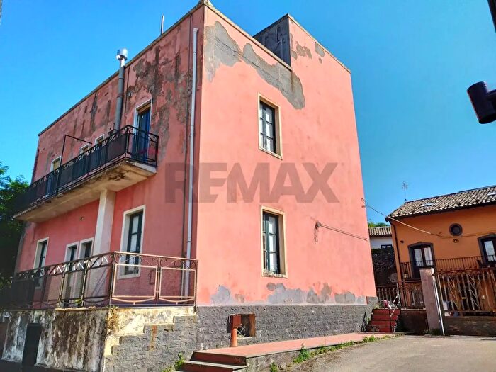 Casa con 11 locali in vendita in Via Cutore Rizzo, Ragalna