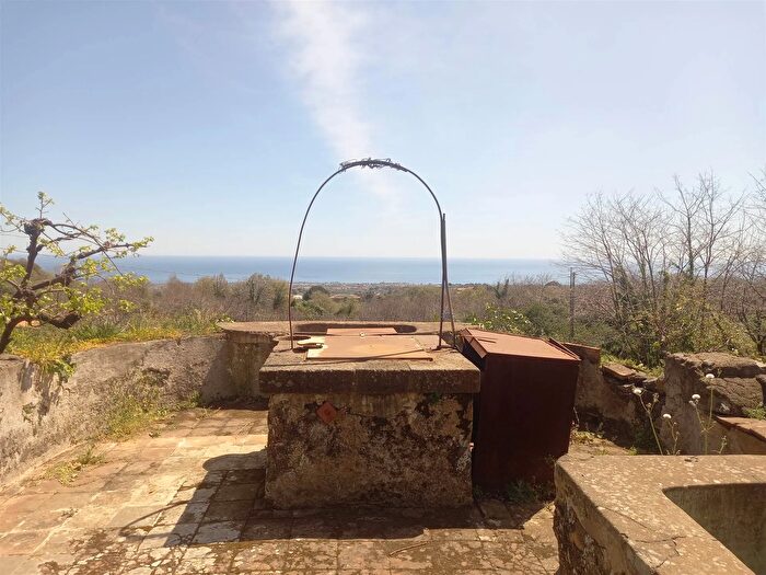 Casa con 10 locali in vendita in Giarre, Giarre