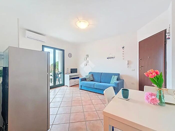 Appartamento trilocale in vendita in Via Guglielmo Marconi, Valledoria